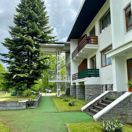 Linda Slapy- Zdan Apartment